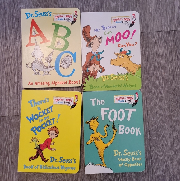 Set of 4 Dr. Seuss Board Books - Gift Set - Picture 4 of 5